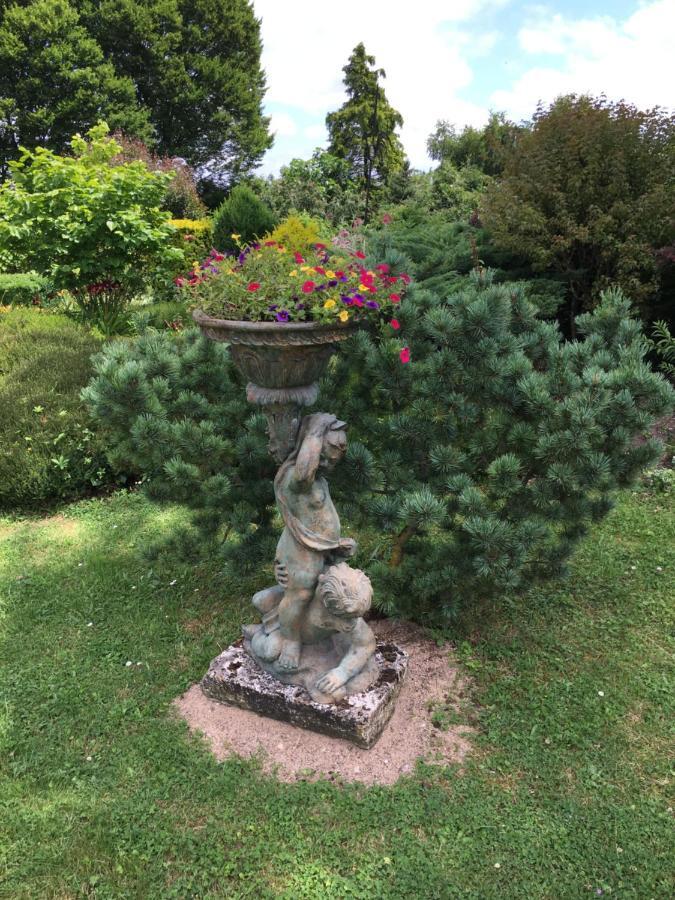 Le Prieure D'Orchaise Luaran gambar